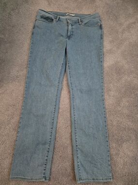 Levi's 314 Shaping Women's Light Wash Straight-Leg Jeans